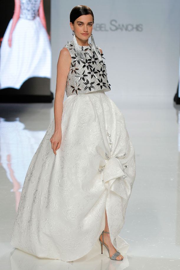 ilovebrides.pt Isabel Sanchis 2018 Barcelona Bridal Fashion Week 2017